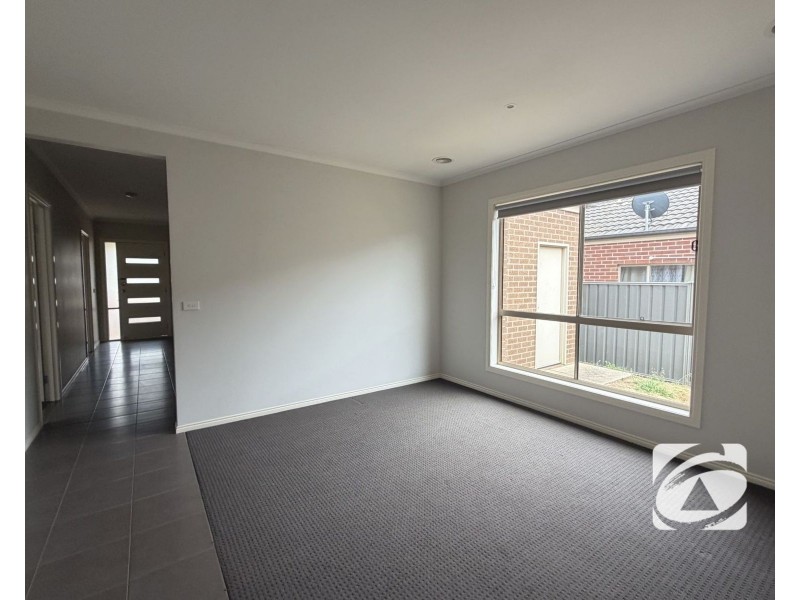 6 Abrus Circuit, Cranbourne North VIC 3977