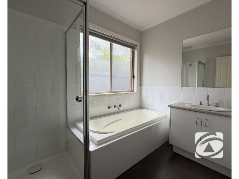 6 Abrus Circuit, Cranbourne North VIC 3977