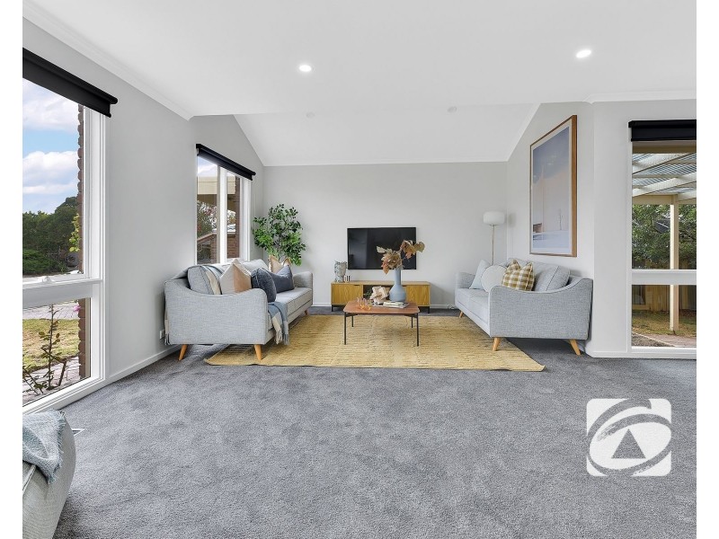 23 Michelle Drive, Hampton Park VIC 3976