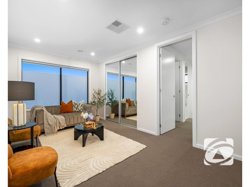 7 Gian Street, Clyde VIC 3978