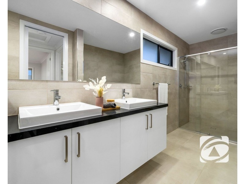 7 Gian Street, Clyde VIC 3978