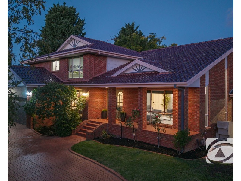 25 Bloomfield Avenue, Narre Warren South VIC 3805