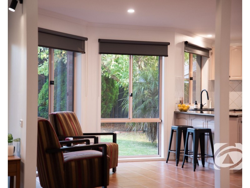 25 Bloomfield Avenue, Narre Warren South VIC 3805