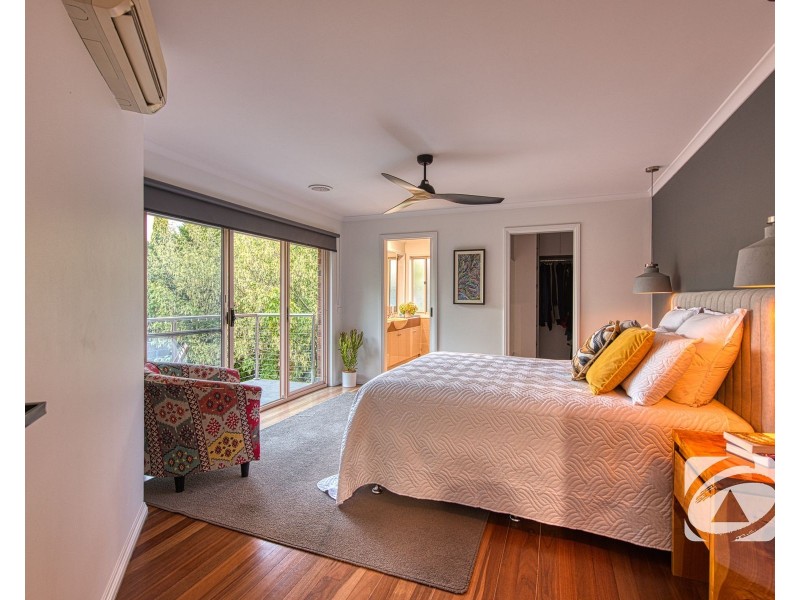 25 Bloomfield Avenue, Narre Warren South VIC 3805