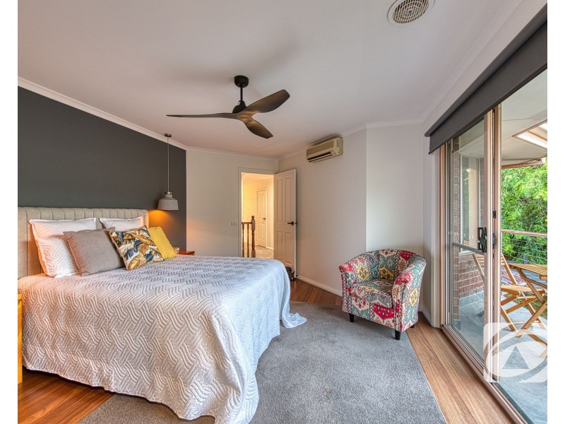 25 Bloomfield Avenue, Narre Warren South VIC 3805