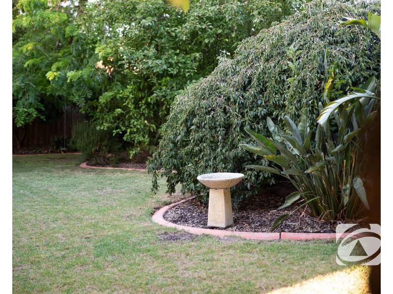 25 Bloomfield Avenue, Narre Warren South VIC 3805