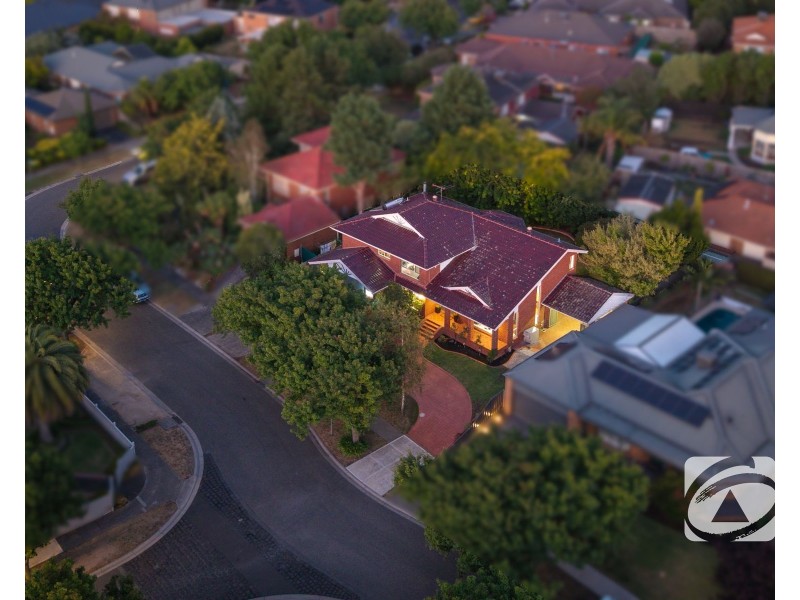 25 Bloomfield Avenue, Narre Warren South VIC 3805