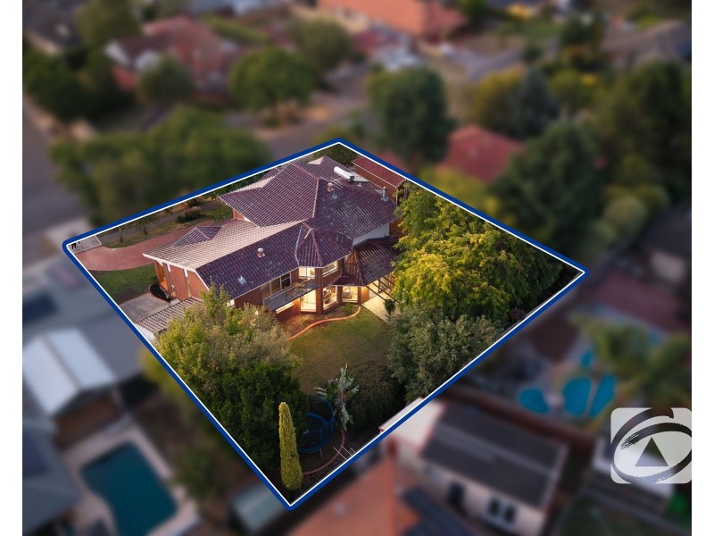 25 Bloomfield Avenue, Narre Warren South VIC 3805