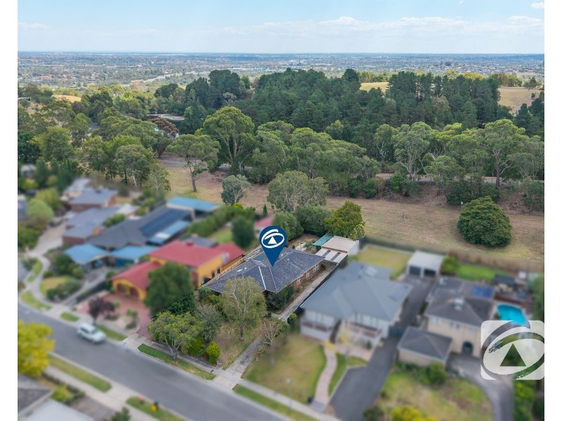 32 Outlook Drive, Berwick VIC 3806