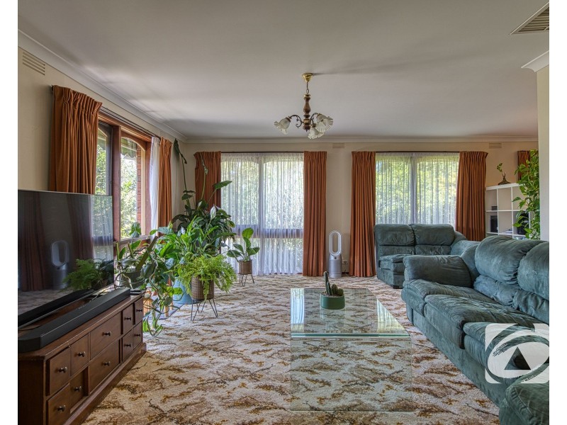 32 Outlook Drive, Berwick VIC 3806