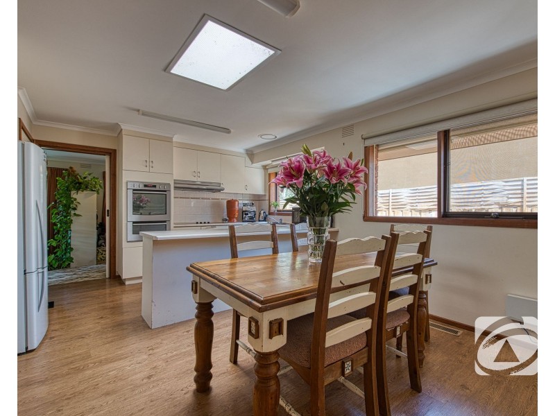 32 Outlook Drive, Berwick VIC 3806