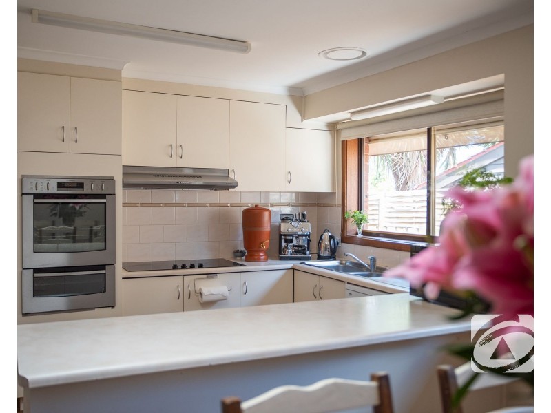 32 Outlook Drive, Berwick VIC 3806