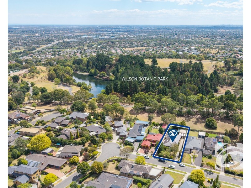 32 Outlook Drive, Berwick VIC 3806