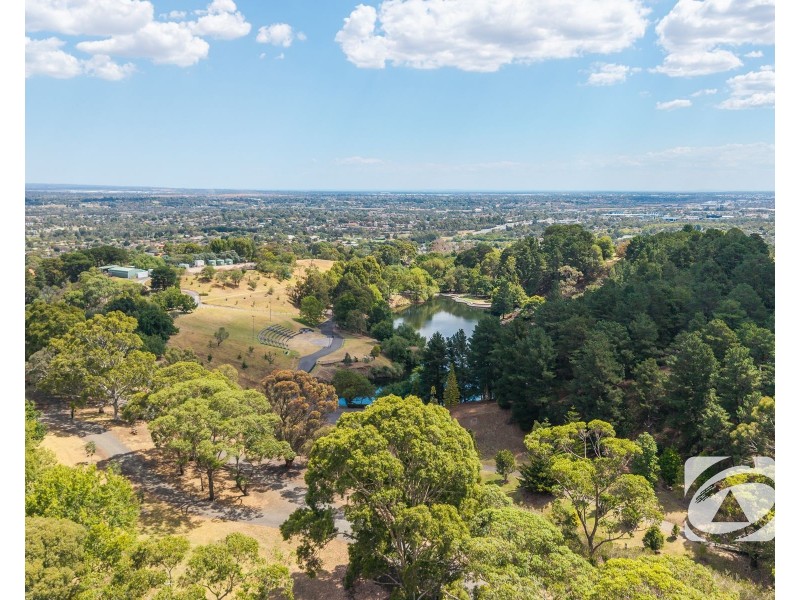 32 Outlook Drive, Berwick VIC 3806