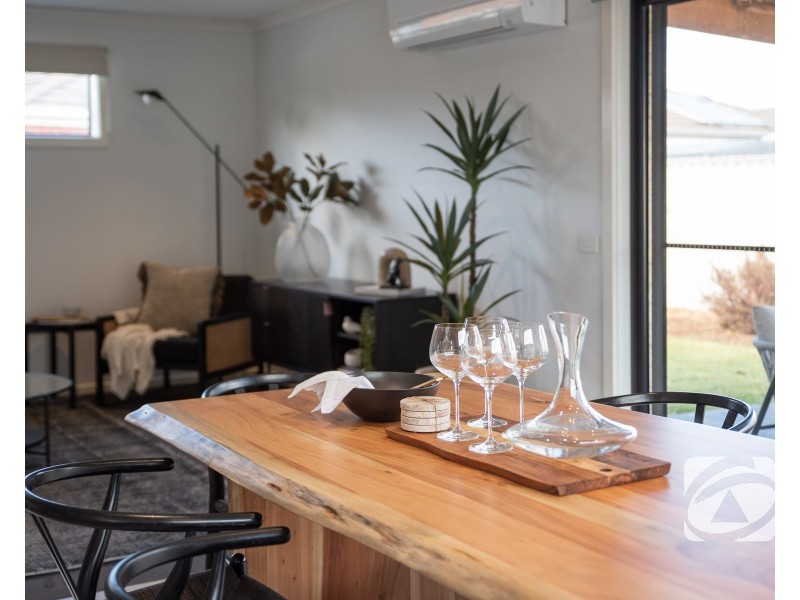 24 Bavaria Lane, Pakenham VIC 3810