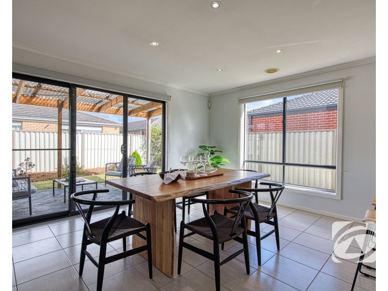 24 Bavaria Lane, Pakenham VIC 3810