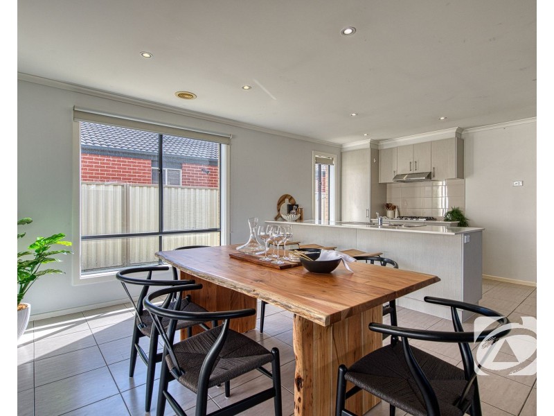 24 Bavaria Lane, Pakenham VIC 3810