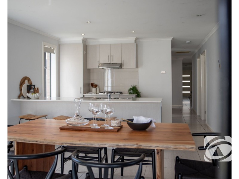 24 Bavaria Lane, Pakenham VIC 3810