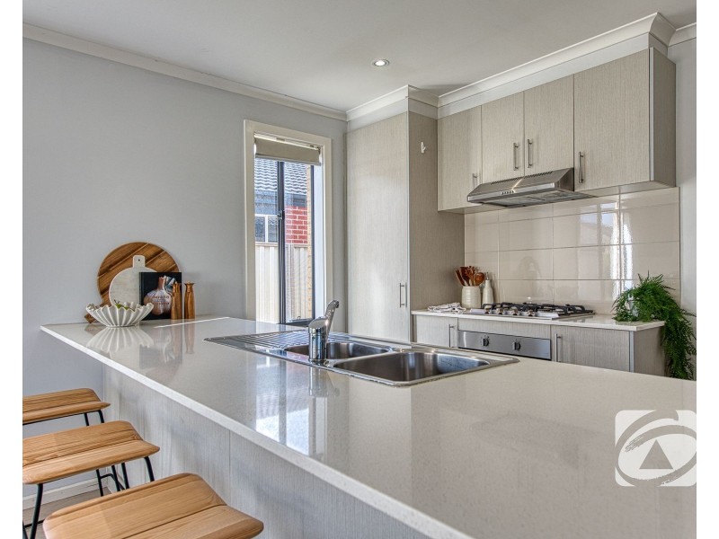 24 Bavaria Lane, Pakenham VIC 3810