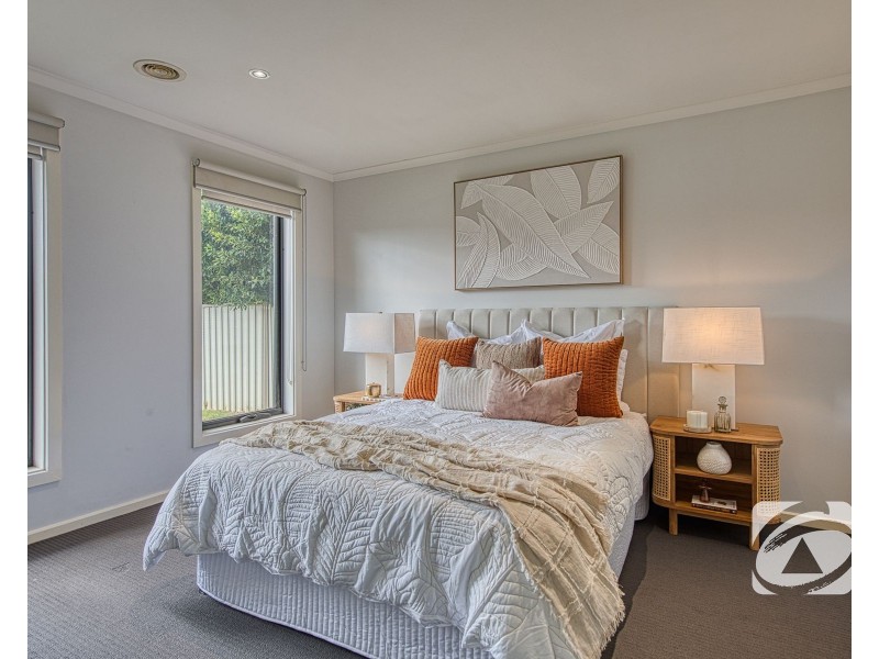 24 Bavaria Lane, Pakenham VIC 3810