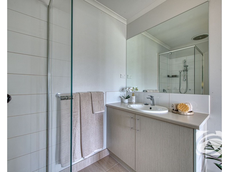 24 Bavaria Lane, Pakenham VIC 3810