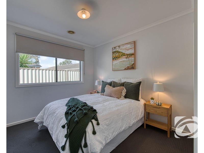 24 Bavaria Lane, Pakenham VIC 3810