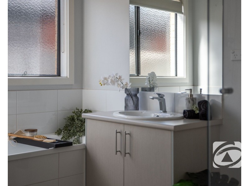 24 Bavaria Lane, Pakenham VIC 3810