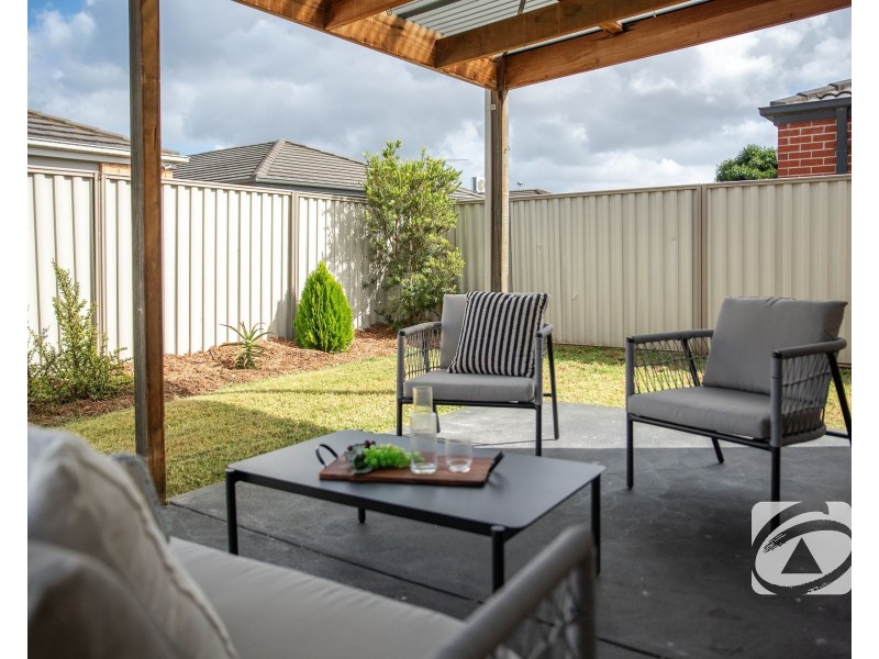 24 Bavaria Lane, Pakenham VIC 3810