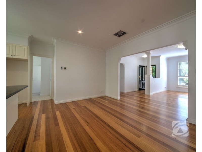 2/50 Peel Street, Berwick VIC 3806