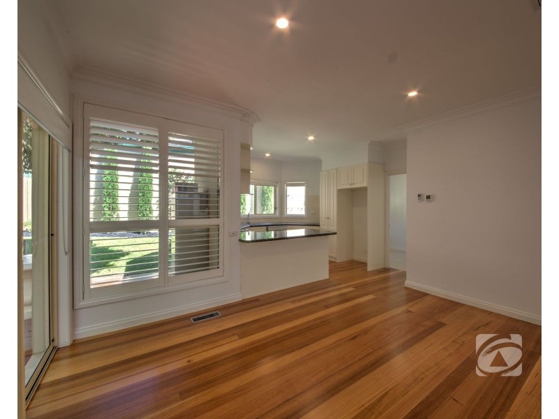 2/50 Peel Street, Berwick VIC 3806