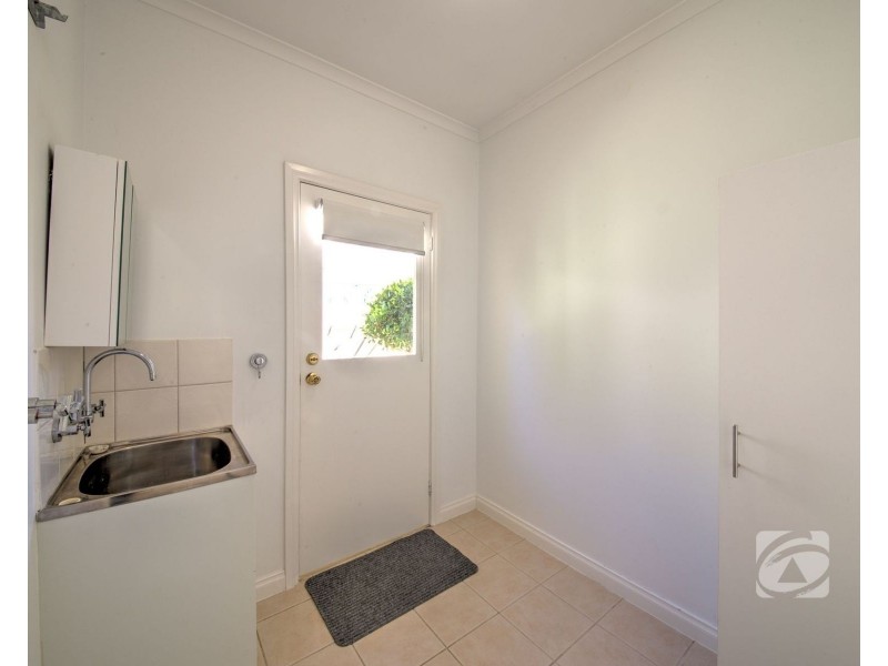 2/50 Peel Street, Berwick VIC 3806