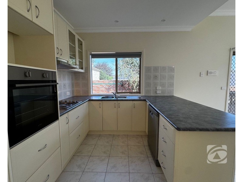 1/3 Miller Street, Berwick VIC 3806