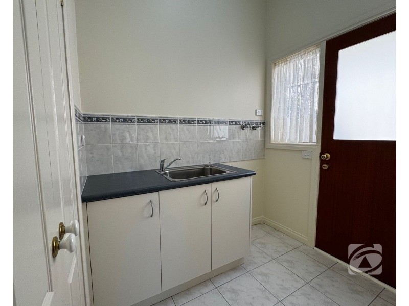 1/3 Miller Street, Berwick VIC 3806