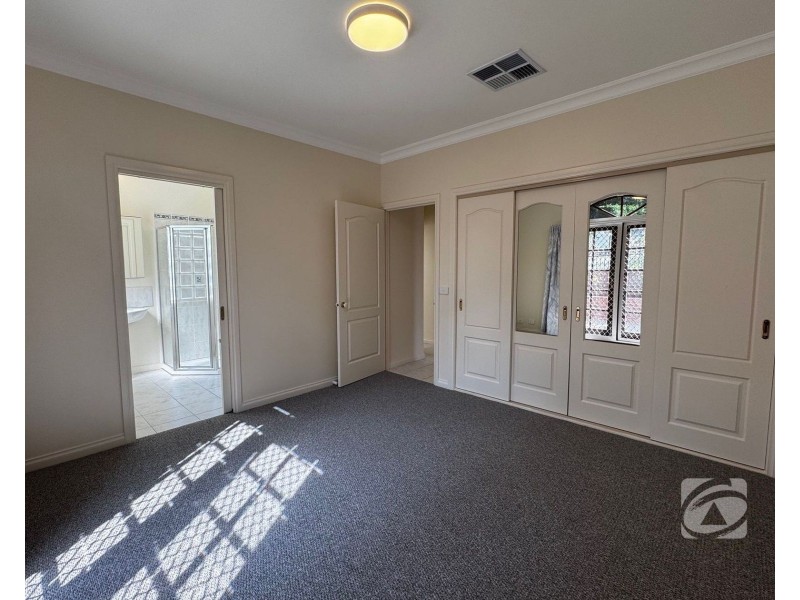 1/3 Miller Street, Berwick VIC 3806