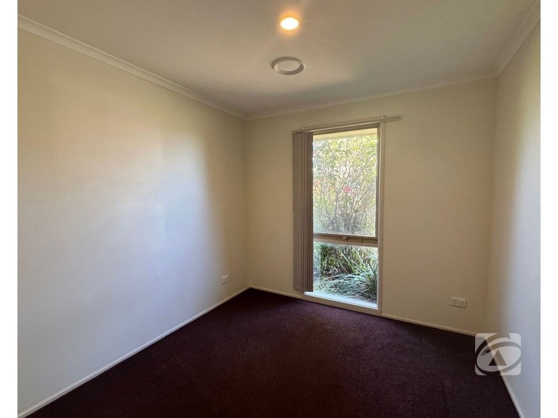 24 Hillview Rise, Hampton Park VIC 3976