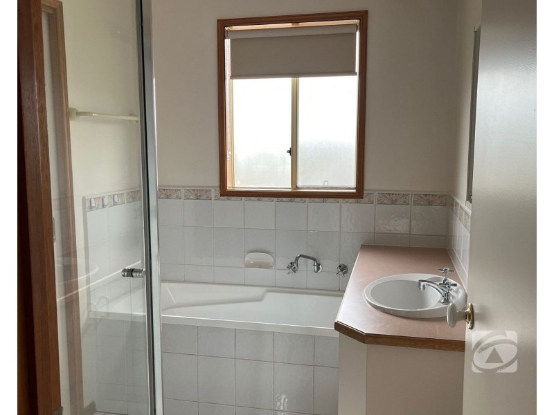 5A Barilla Court, Cranbourne VIC 3977