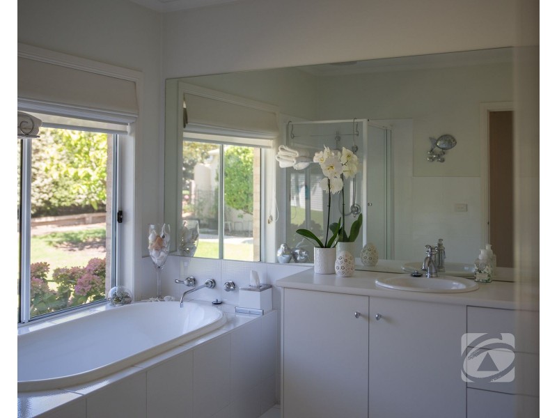 14 Valley Drive, Beaconsfield Upper VIC 3808