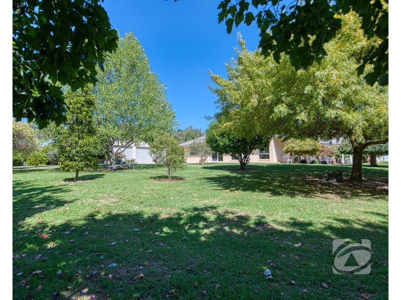 14 Valley Drive, Beaconsfield Upper VIC 3808