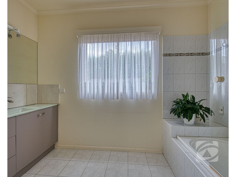 3 Edgbaston Circuit, Berwick VIC 3806