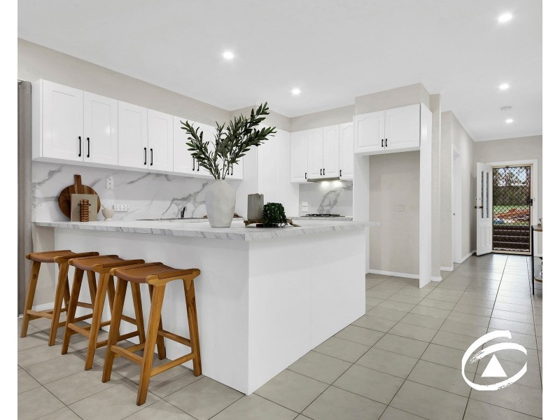 81 Earlsfield Drive, Berwick VIC 3806