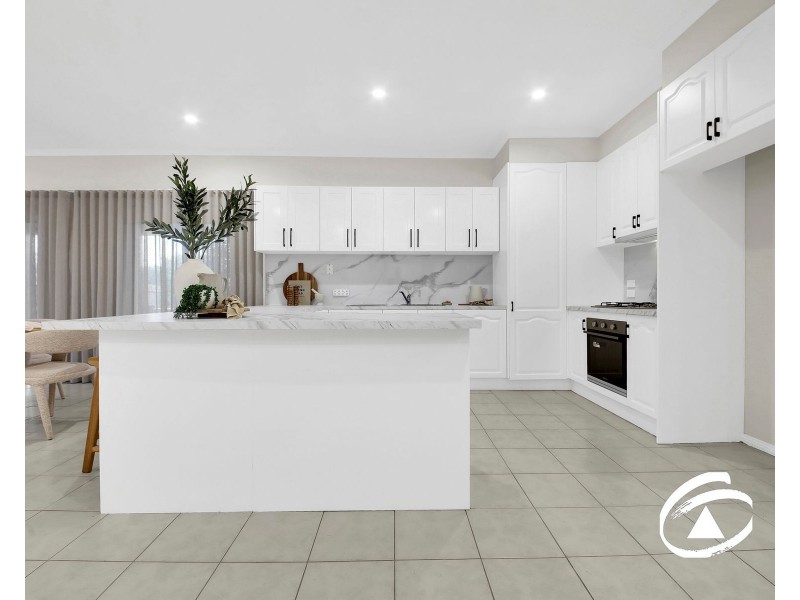 81 Earlsfield Drive, Berwick VIC 3806