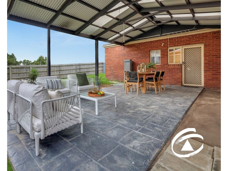 81 Earlsfield Drive, Berwick VIC 3806