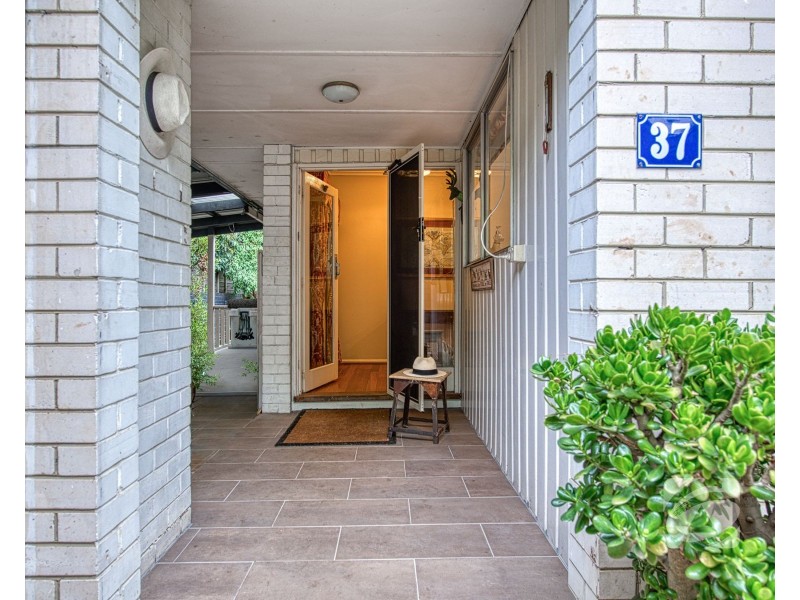 37 Lyall Road, Berwick VIC 3806