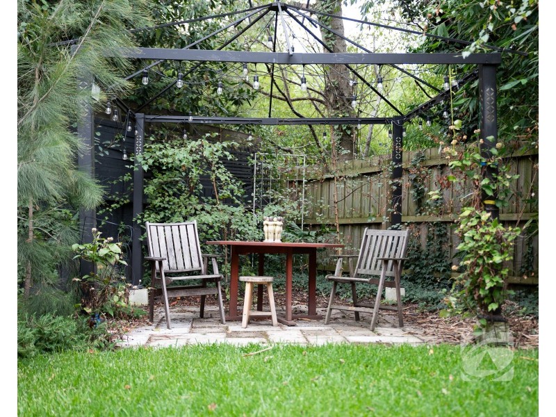 37 Lyall Road, Berwick VIC 3806