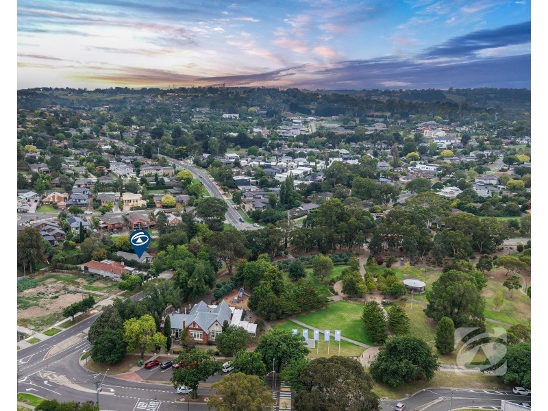 37 Lyall Road, Berwick VIC 3806