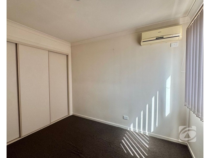 24 Melzak Way, Berwick VIC 3806