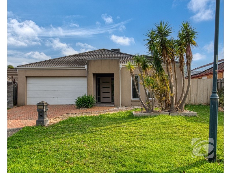 10 Rodlarni Crescent, Berwick VIC 3806