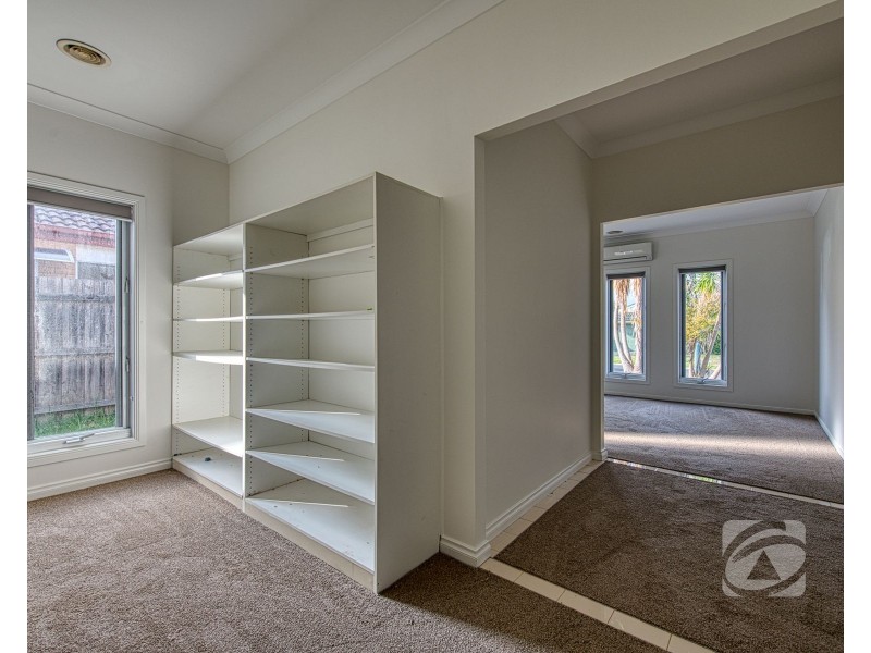 10 Rodlarni Crescent, Berwick VIC 3806