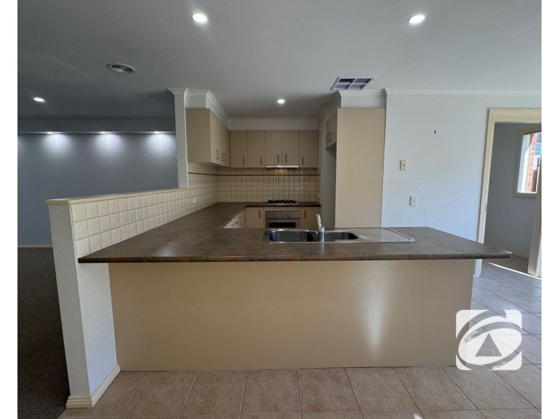 11 Provence Place, Narre Warren South VIC 3805