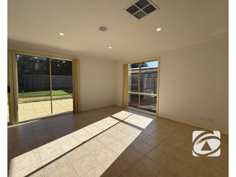 11 Provence Place, Narre Warren South VIC 3805